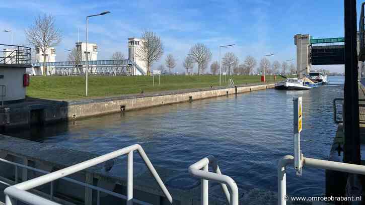 Sluis bij Lith nog weken dicht na aanvaring met schip