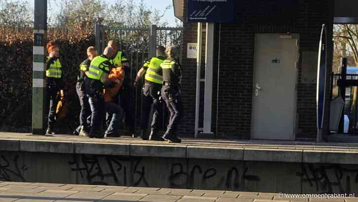 Agressieve man aangehouden op station, gebruikte geweld tegen conducteur