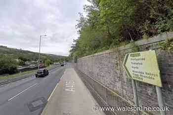 'Serious collision' shuts busy road both ways