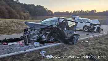 Zwei Menschen verletzt: Autos stoßen zwischen Stammheim und Deckenpfronn frontal zusammen