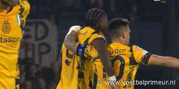 Feyenoord op achterstand: Thuram scoort knap na goed voorbereidend werk Dumfries