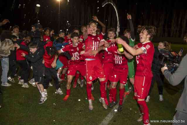 Sterkste Antwerp-jeugd ooit? Troepen van Geert Emmerechts schrijven geschiedenis met eerste titel bij U16: “Ik denk dat we nog hard gaan vieren”