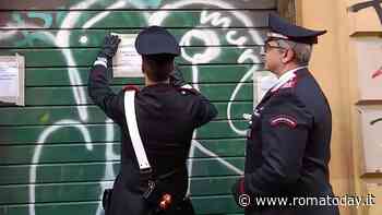 Esquilino, sorpreso a rigenerare cellulari e tablet rubati: negozio chiuso per 20 giorni