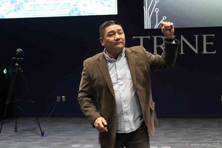 FWPD teaches Trine students about using digital evidence