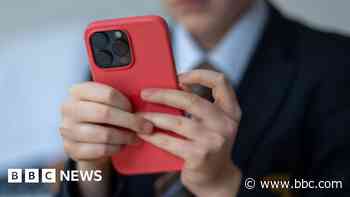 Schools to trial social media blackout scheme