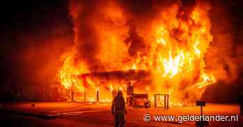 Felle brand die meubelzaak in Arnhem in as legde lijkt te zijn aangestoken