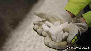 How much is trade between Saskatchewan and the U.S. worth?