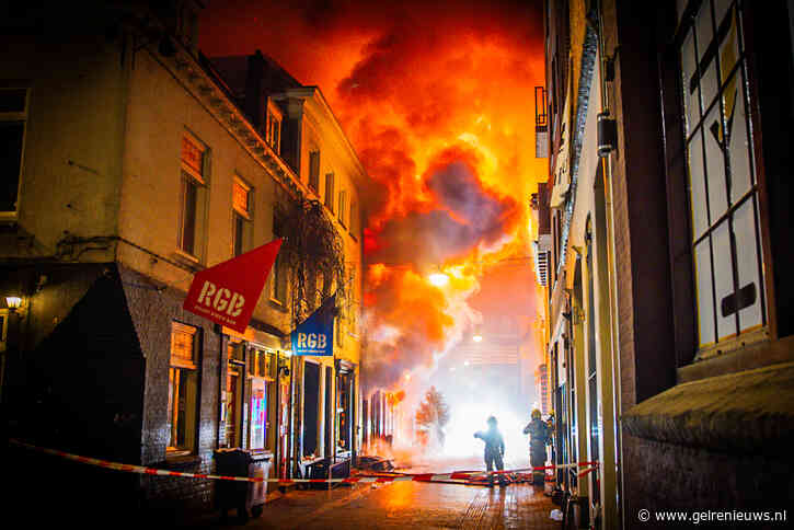 UPDATE:  Zeer grote brand in Arnhemse binnenstad: meerdere panden en woningen getroffen