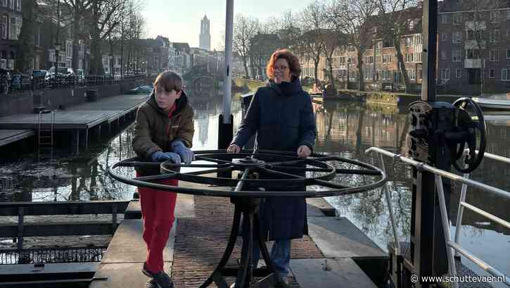 Dingdong, daar komt een vis bij de sluis, dus even op de deurbel drukken