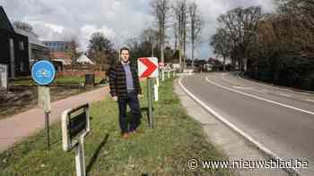 Aanleg gescheiden riolering zorgt voor ernstige verkeershinder: “Vuil water halen we uit open grachten”