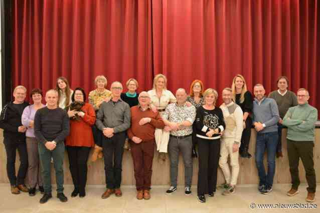 Jan (63) kreeg toneelmicrobe met de paplepel mee, nu regisseert hij al zijn 45e stuk: “Het voelt als thuiskomen”