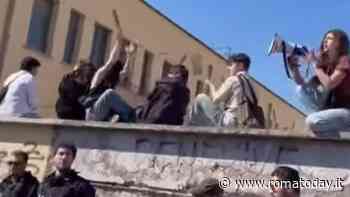 La giornata di tensioni nei licei di Roma: scioperi e presidi, tutte le proteste studentesche