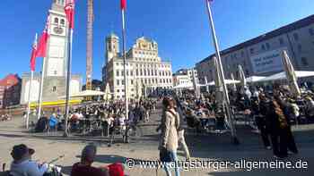 Frühling grüßt Augsburg: Es ist so schön in den Cafés am Rathausplatz