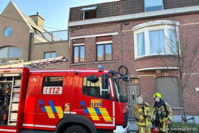 Brandweer blust potjes op het vuur
