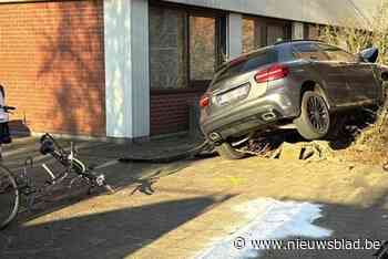 Dodelijk ongeval op parking ziekenhuis: vrouw overlijdt na aanrijding