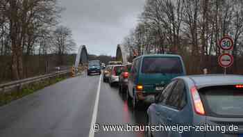 Gesperrte Kanalbrücke Denstorf – Grünen-Politiker mit Hiobsbotschaft