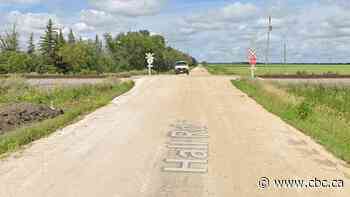 Man, 32, dead after being hit by train west of Winnipeg