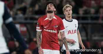 LIVE Europa League | Sterk AZ leidt verdiend tegen Spurs na curieuze eigen goal, Parrott mist grote kans om marge te vergroten