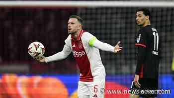 Aanvoerder Henderson door het stof na gele kaart en schorsing