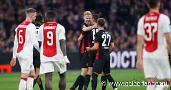 Ajax gaat in eigen huis onderuit en moet met povere uitgangspositie naar Frankfurt