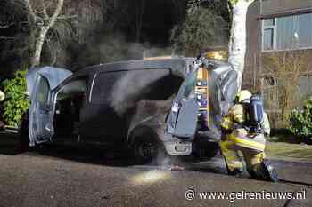 Politie onderzoekt brand in bestelbus