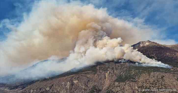 Großer Waldbrand in Südtirol: Löscharbeiten dauern an