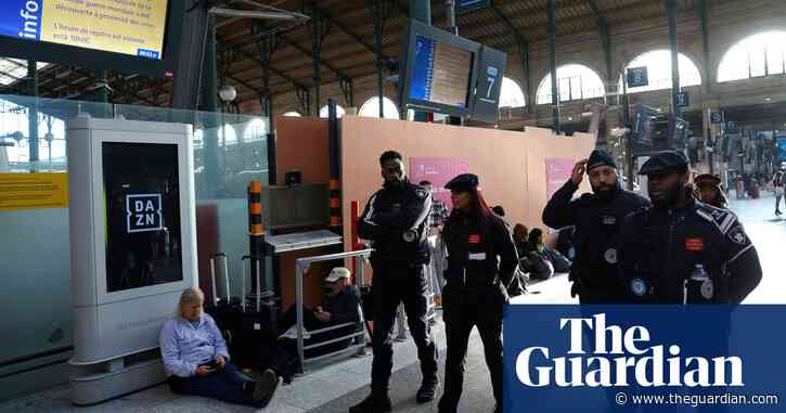 Eurostar and French train services halted at Gare du Nord after WW2 bomb found