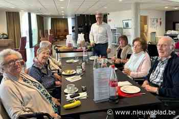 Schepencollege steekt handen uit de mouwen tijdens Week van de Vrijwilliger