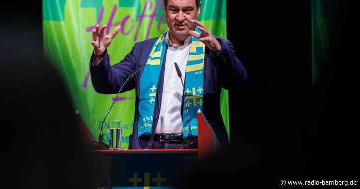 Reformkräfte: Kirche muss sich in Politik einmischen