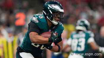 What Saquon Barkley's career year and record raise means for free agent running backs﻿