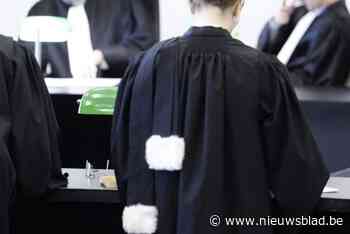 “Bijzonder traumatisch”: carjacker die bejaarde vrouw (79) uit wagen trok riskeert vier jaar cel