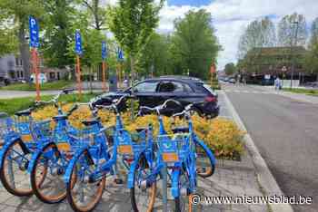 Tienenaars zien blauwe deelfietsen steeds meer zitten