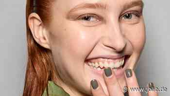 Gel-Nägel ohne UV Lampe? Dieser Drogerie-Nagellack macht es möglich