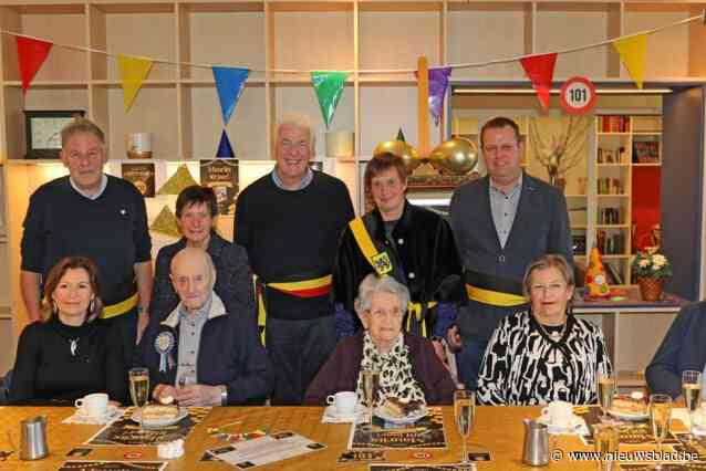 101-jarige Maurice Van Ransbeeck viert verjaardag in WZC Van Lierde