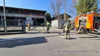 Feuerwehreinsatz bei Entsorgungsbetrieb in Rosenheim