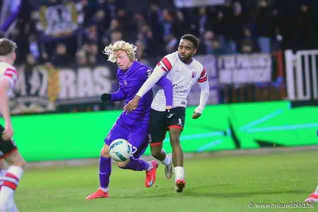 Islamdine Halifa (20) heeft geen spijt van zijn keuze voor RWDM: “Ik heb hier aan maturiteit gewonnen, op het veld maar ook daarbuiten”