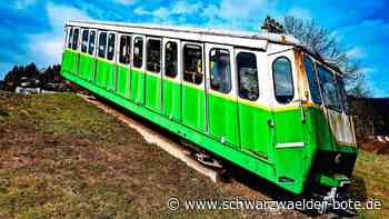 „Jämmerliches Bild“ in Bad Wildbad: Bergbahnwagen gammelt weiter vor sich hin