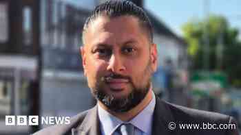 Ex-councillor cleared of sending illegal messages