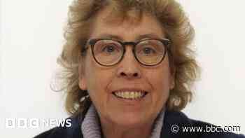 Grandmother gets X-rated message after Apple AI fail