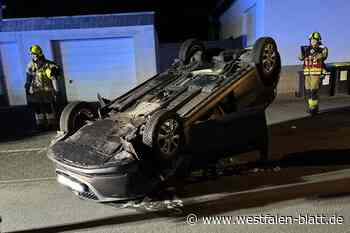 Alleinunfall in Paderborn-Elsen: Auto landet auf dem Dach