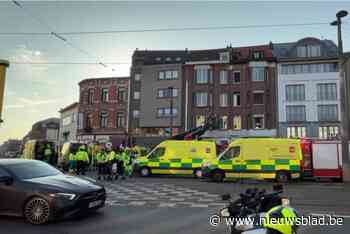 Veertien bewoners naar ziekenhuis bij brand in appartementsgebouw in Merksem, een van hen in levensgevaar