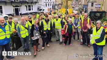 'War on wee' and volunteers wanted for town spring clean