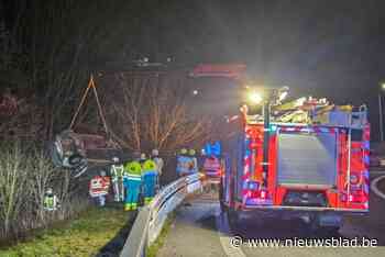 Nachtelijke crash met drie inzittenden: vrouw overleeft het niet, bestuurder reed waarschijnlijk te snel