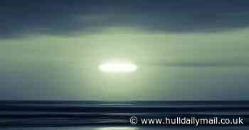 When a 'mysterious light' caused a 'major UFO scare' in the Hull area