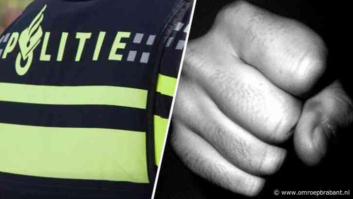 Vier jongeren slaan man neer in park en nemen sieraden mee