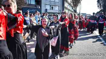 Na jaren stilte eindelijk weer carnaval in Achel: een debuut met spontane polonaises