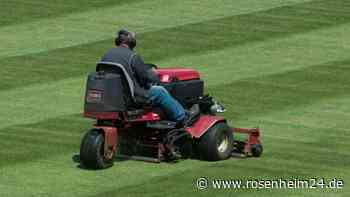 Neugier mit Folgen: Renitenter Rentner (65) auf Rasenbulldog legt sich mit Polizei an