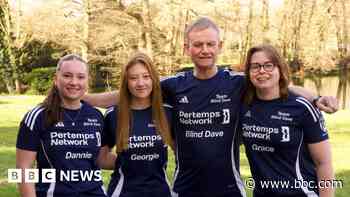 Daughters join 'Blind Dave' for marathon farewell