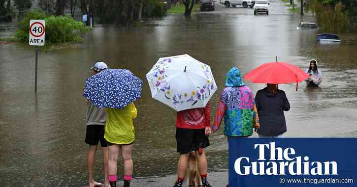 Almost 290,000 properties without power as ex-Tropical Cyclone Alfred brings dangerous rain