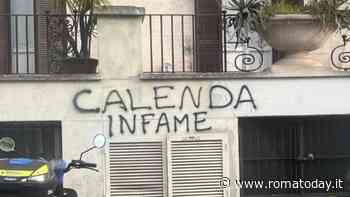 Calenda, la scritta davanti alla scuola del figlio: “Vieni a dirmelo in faccia”